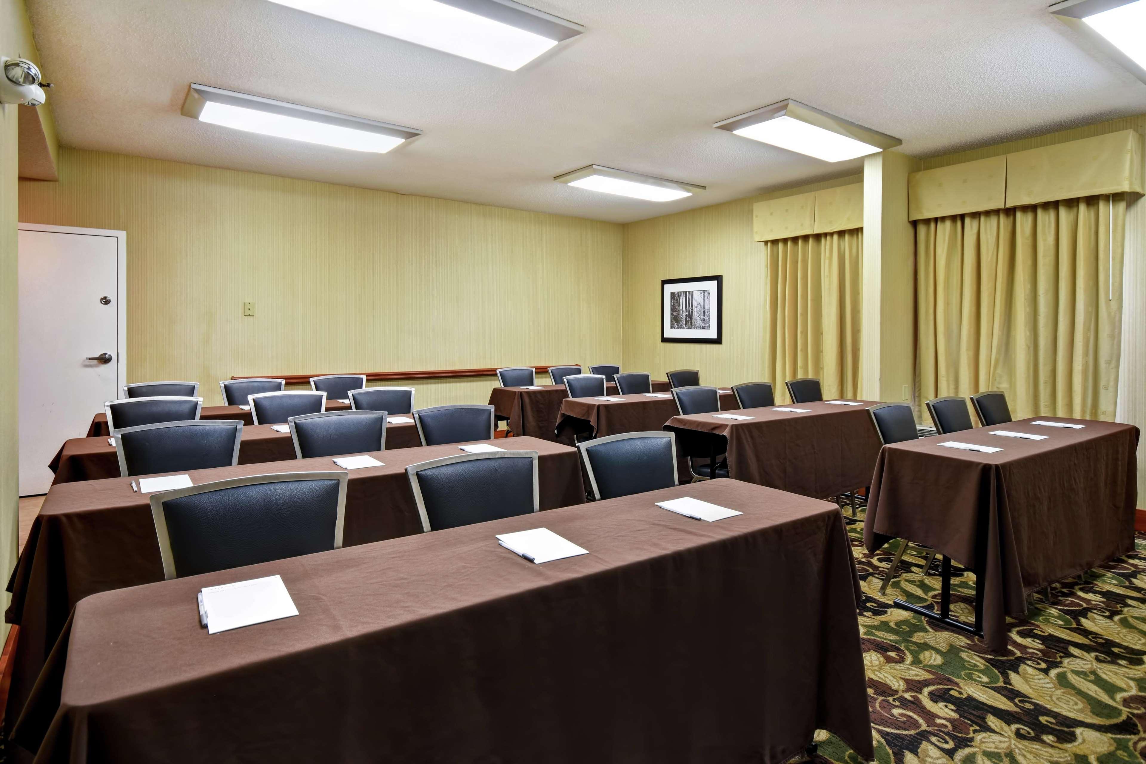 Hampton Inn St. Louis - Westport Maryland Heights Exterior photo