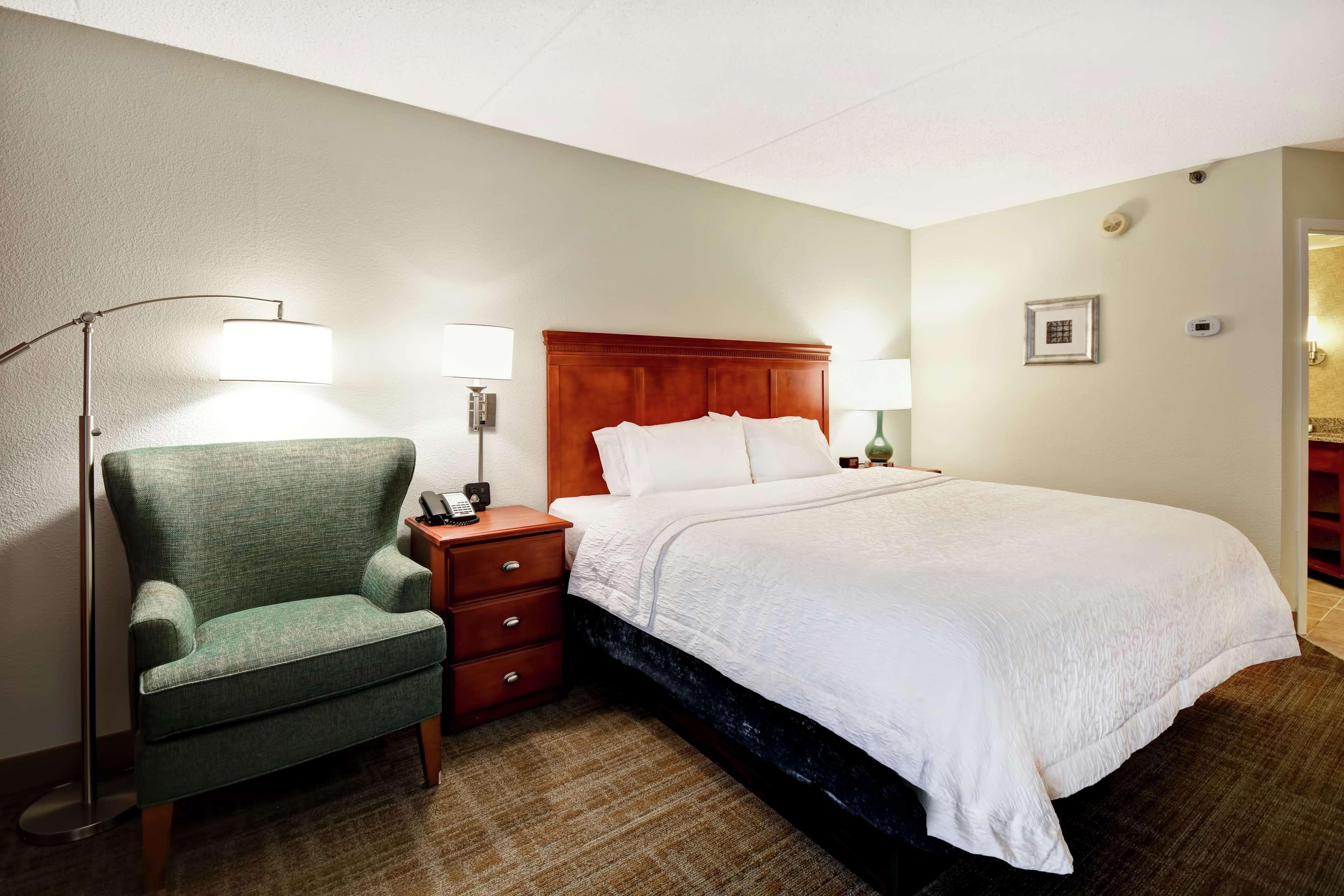 Hampton Inn St. Louis - Westport Maryland Heights Exterior photo
